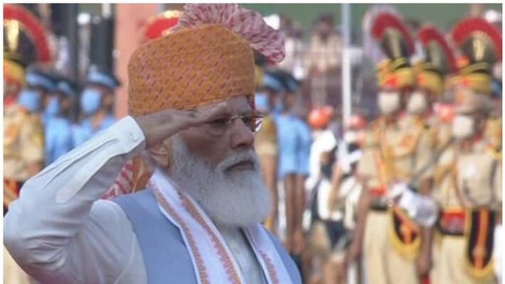 modi unfurls tricolor at redfort modi unfurls tricolor at redfort