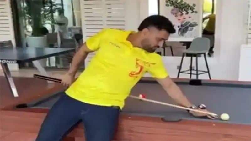 MS Dhoni 1 year of Retirement: see 11 photo when Mahi's news went viral on social media