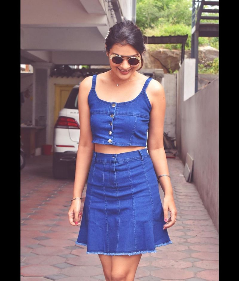 payal rajput mesmerize denim dress stylish look attracting