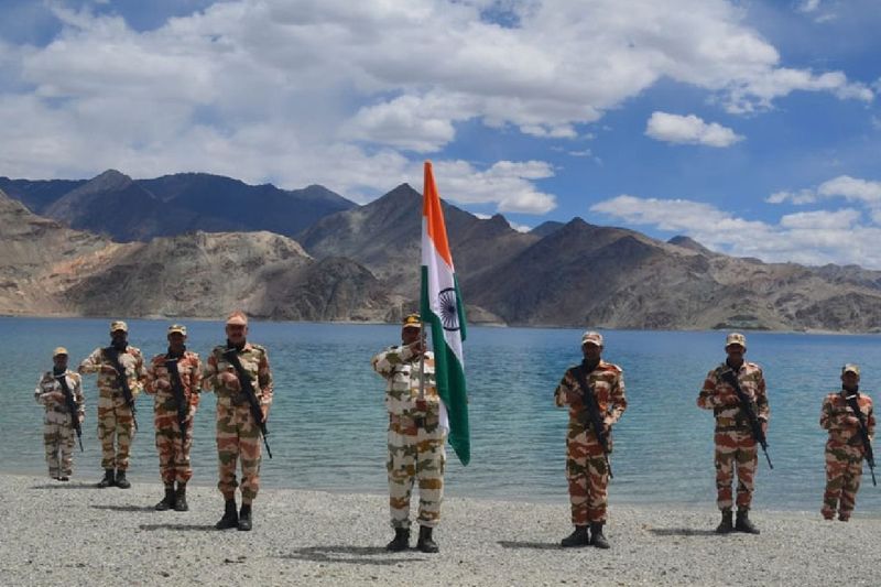 75th independence day photo of flag ceremony celebrate itbp soldiers in ladakh
