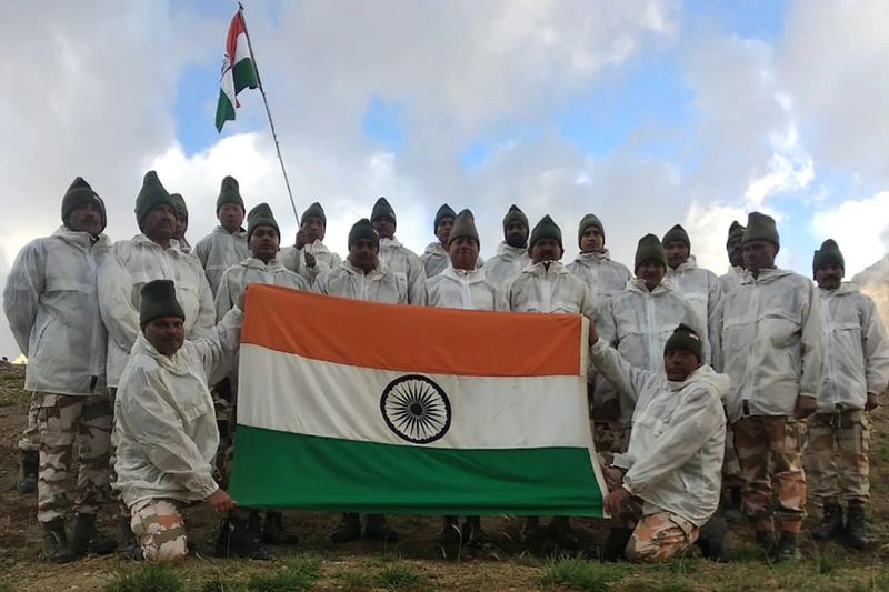 75th independence day photo of flag ceremony celebrate itbp soldiers in ladakh