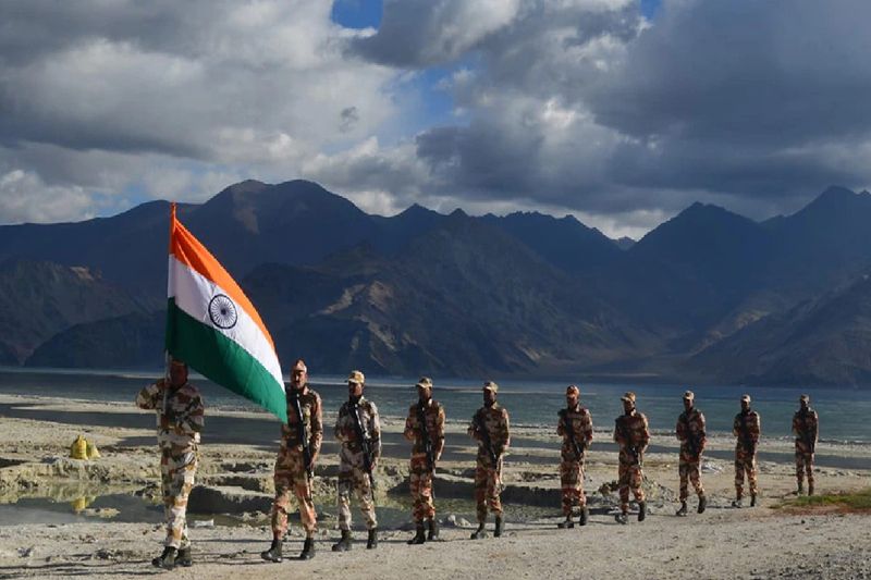 75th independence day photo of flag ceremony celebrate itbp soldiers in ladakh