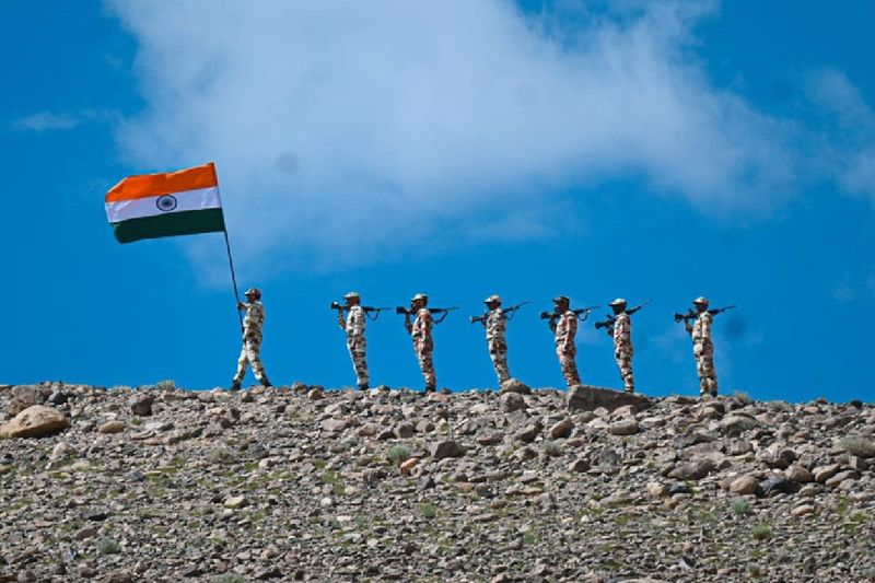 75th independence day photo of flag ceremony celebrate itbp soldiers in ladakh