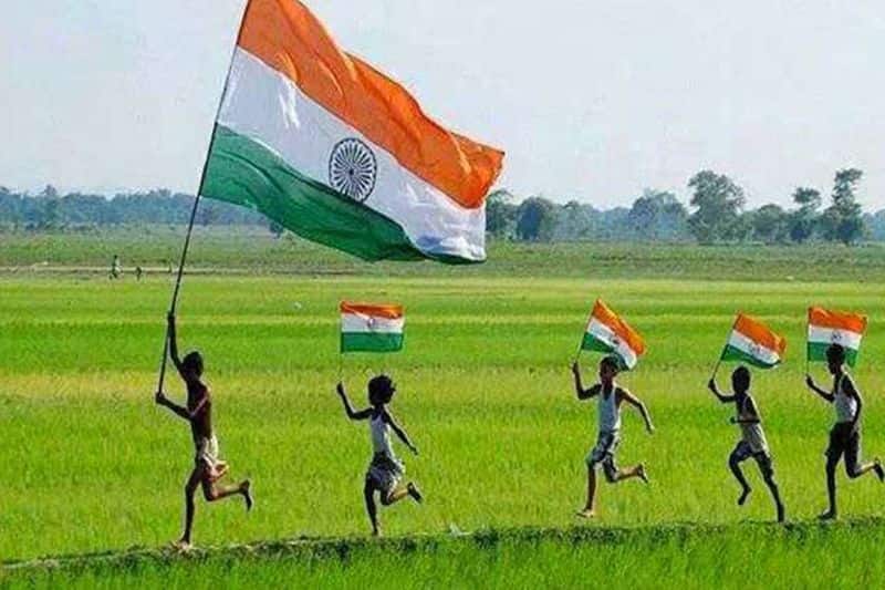 Happy Republic Day 2022 Wishes messages and quotes to send to your family and friends