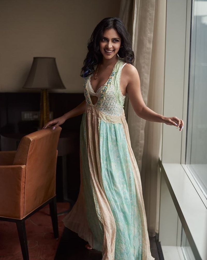 amalapaul look like kerchief top overload hot dress photos viral in internet