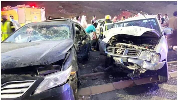 10 injured in road accident in Albaha Saudi arabia 10 injured in road accident in Albaha Saudi arabia