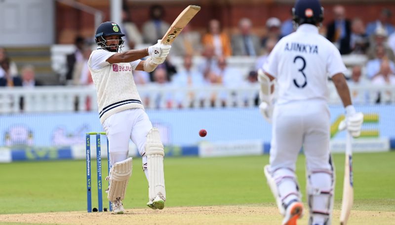 Team India lost Seven Wickets in 54 Minutes, this is Ridiculous, Says Sunil Gavaskar