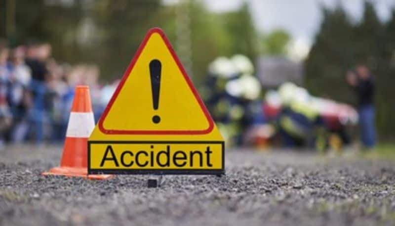 car accident...3 people killed, including government female doctor