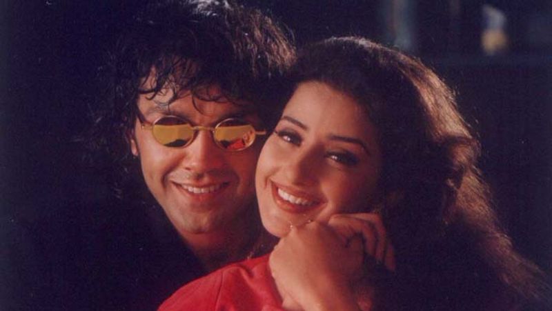 manisha koirala happy birthday she debut with blockbuster film Saudagar but couldnot handle stardom