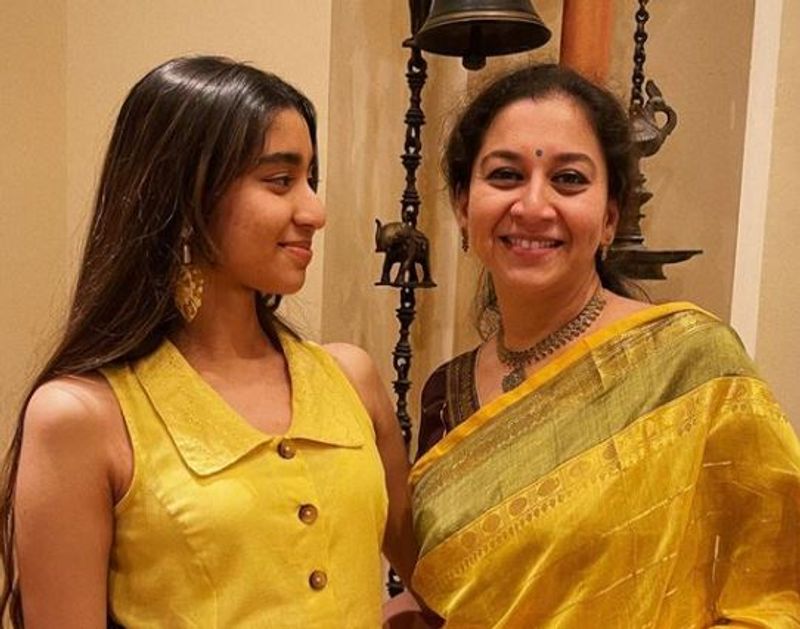 Sudharani celebrates 51st birthday with Malavika Shruti surprise vcs