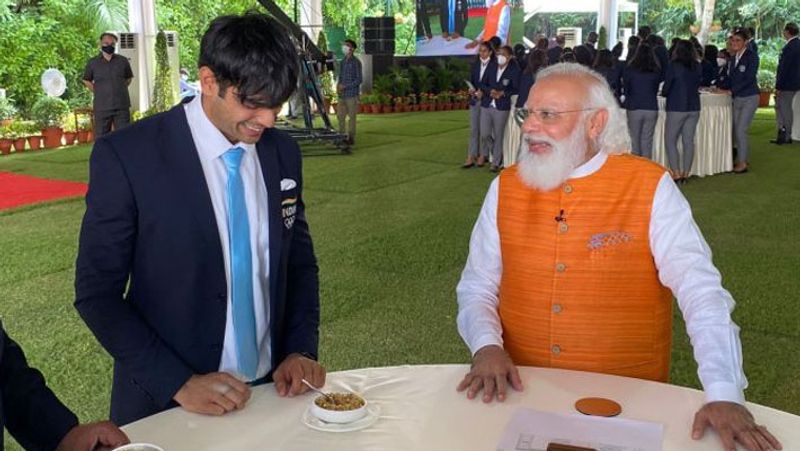 Narendra Modi met the Indian athletes who participated in the Olympics and made India proud