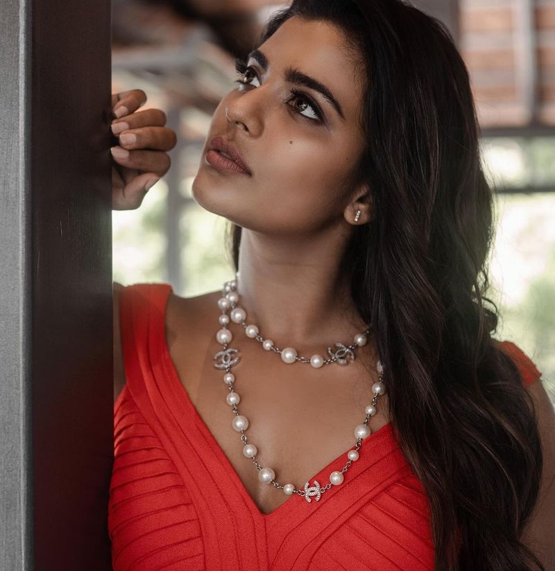 Aishwarya rajesh latest hot red dress photo shoot going viral
