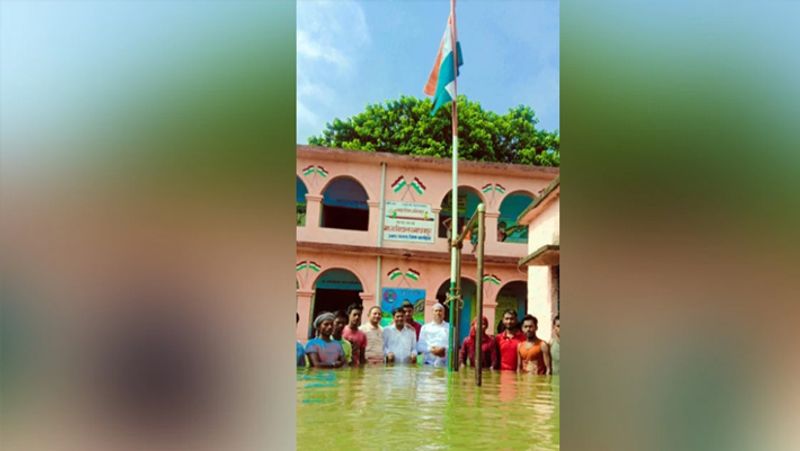 75 independence day pride of the country bihar flood flag hoisting by People