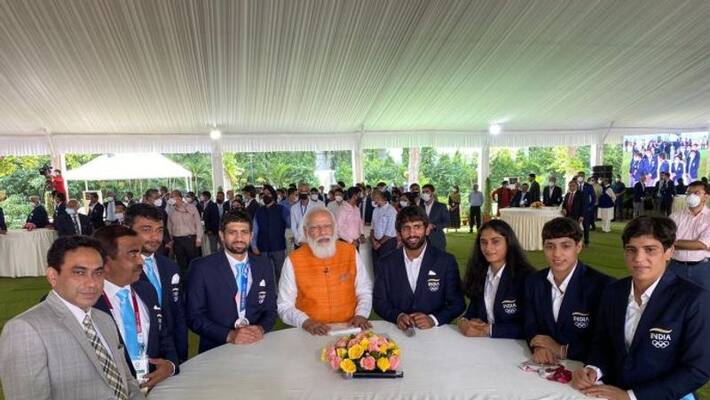 Prime minister mode meet olympic players video Prime minister mode meet olympic players video