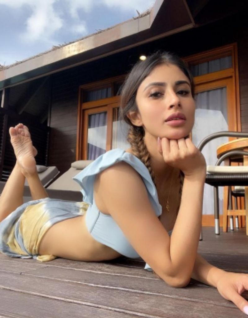 Artist Mouni Roy share her photo