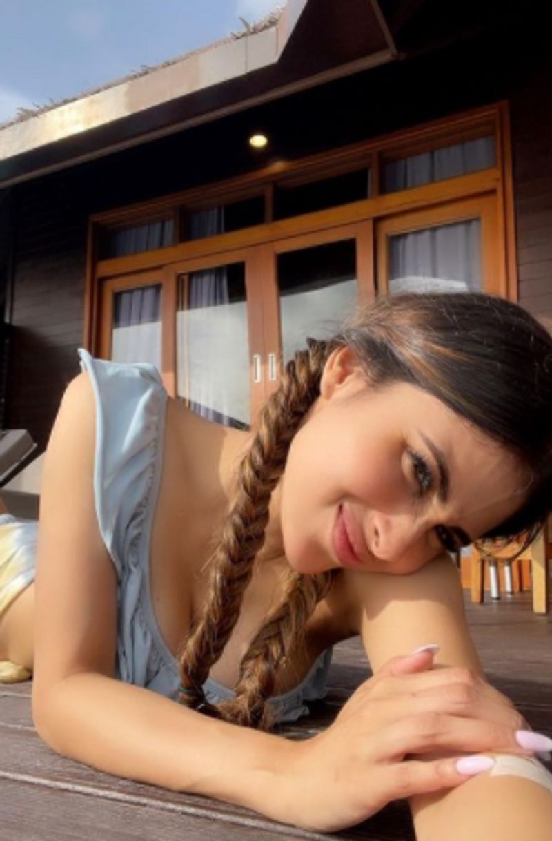 Artist Mouni Roy share her photo