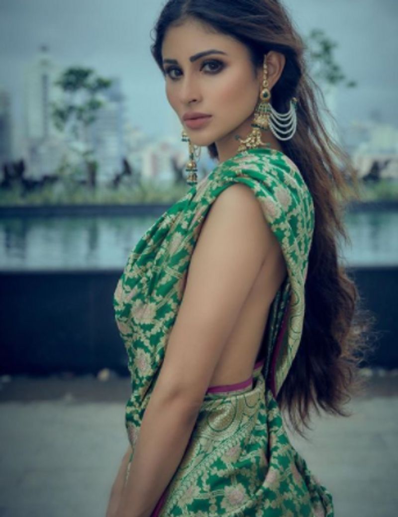 Artist Mouni Roy share her photo