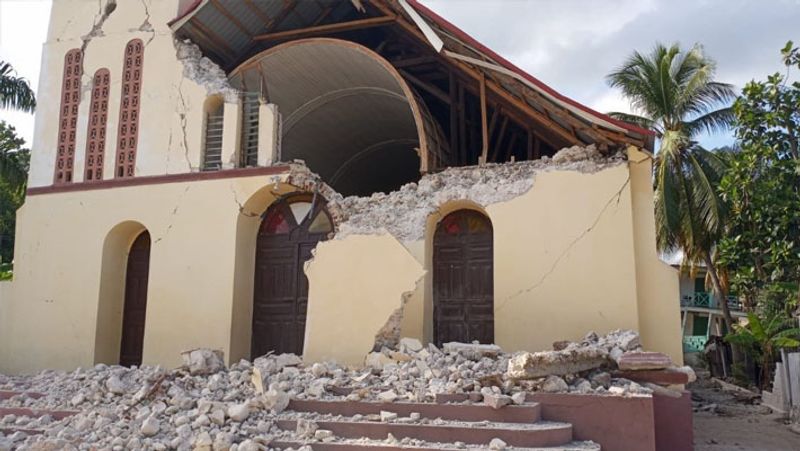 Haiti earthquake, some shocking and emotional pictures