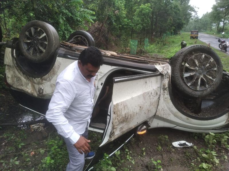 Former legislator Gummadi Narsaiah injured in car mishap, bhadradri kothagudem