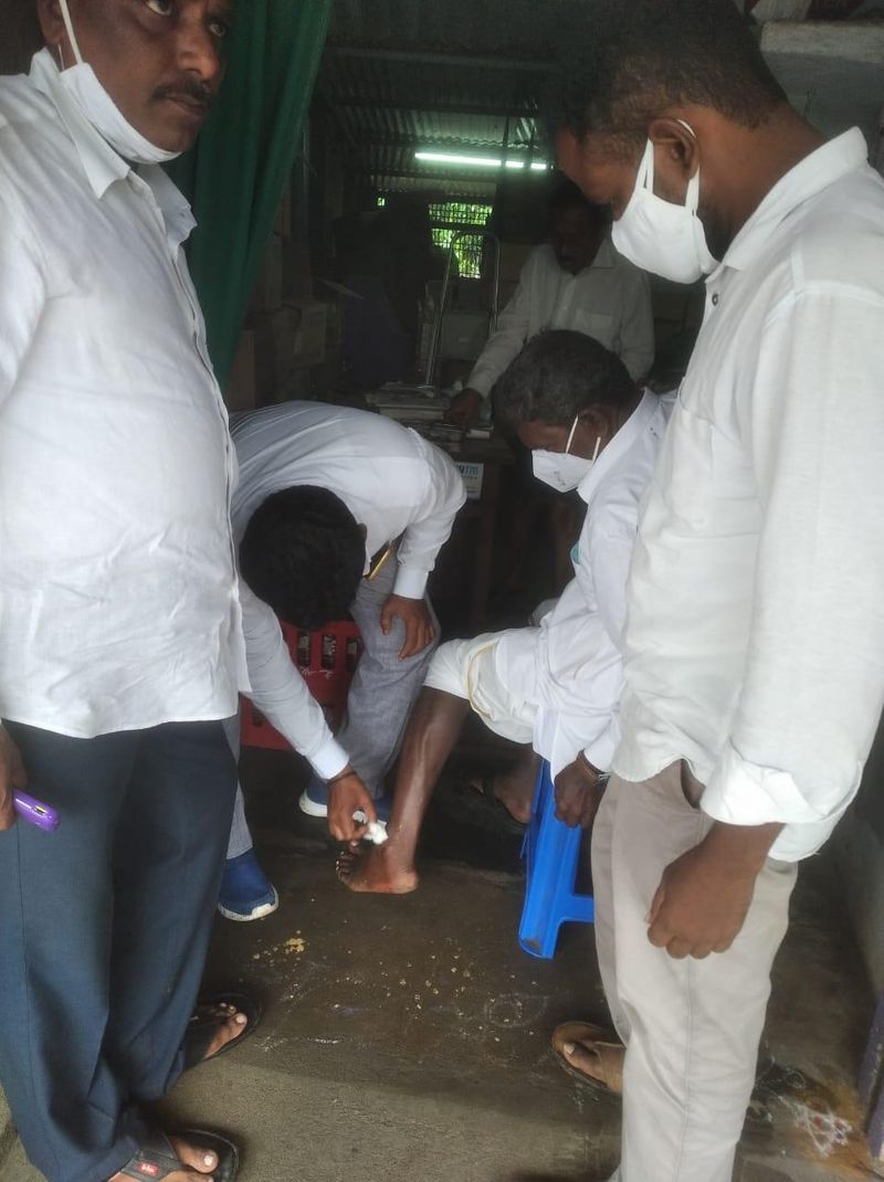 Former legislator Gummadi Narsaiah injured in car mishap, bhadradri kothagudem