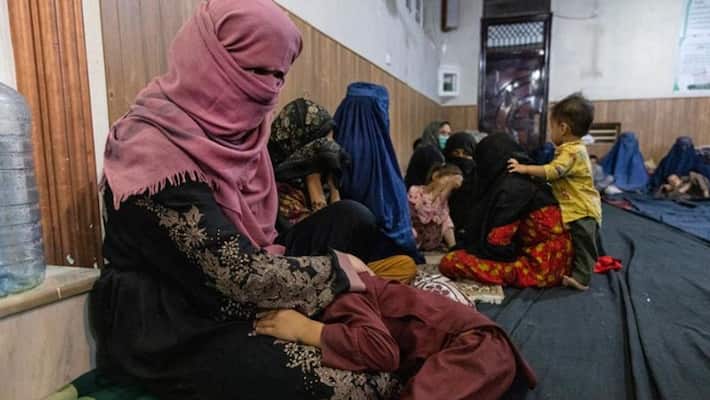 Afghanistan Taliban are entering the house and asking women to cook Afghanistan Taliban are entering the house and asking women to cook