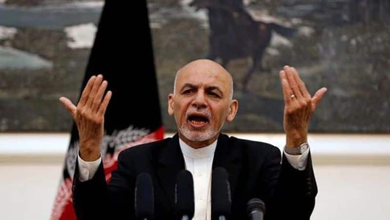Did 4 cars take the money all over the helicopter ..? Ashraf Ghani, who escaped to Afghanistan, responds with tears!