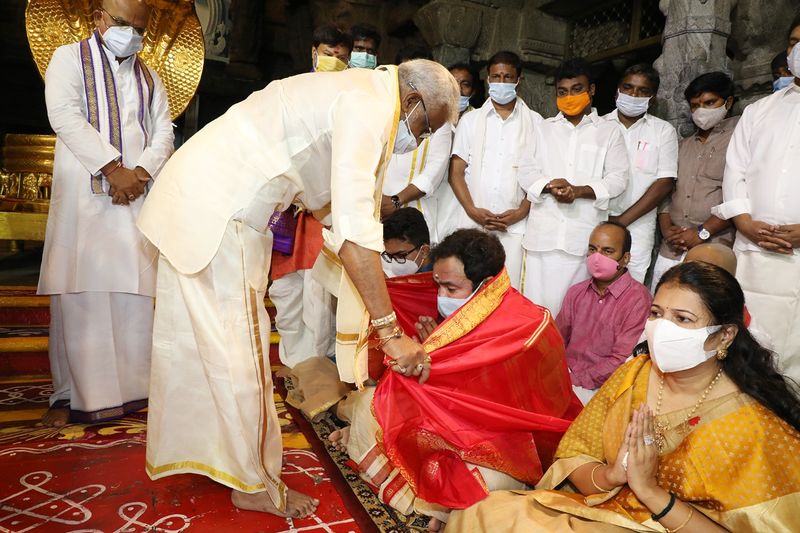 union minister kishan reddy visits tirumala temple