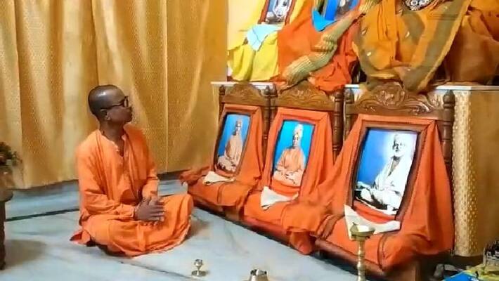 Miscreants forcibly poured alcohol on the monk throat bpsb Miscreants forcibly poured alcohol on the monk throat bpsb