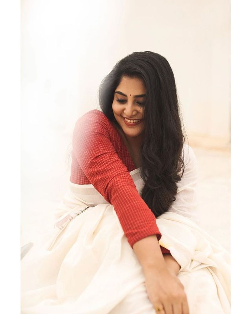 heroine manjima mohan latest photos from instagram