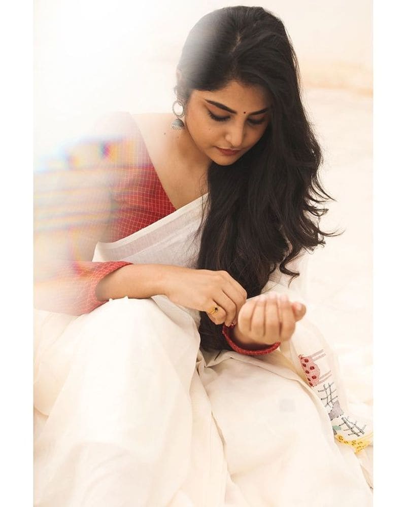 heroine manjima mohan latest photos from instagram