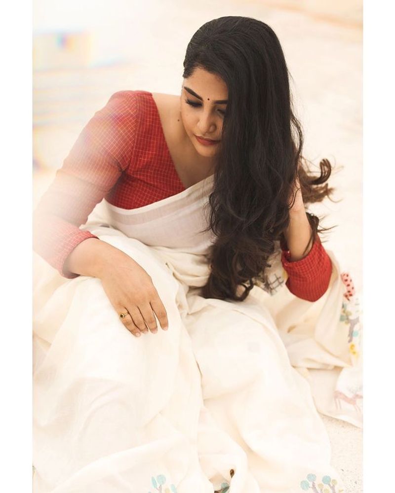 heroine manjima mohan latest photos from instagram