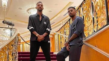 IPL 2021: Hardik Pandya, Krunal Pandya enter Mumbai Indians camp-ayh IPL 2021: Hardik Pandya, Krunal Pandya enter Mumbai Indians camp-ayh