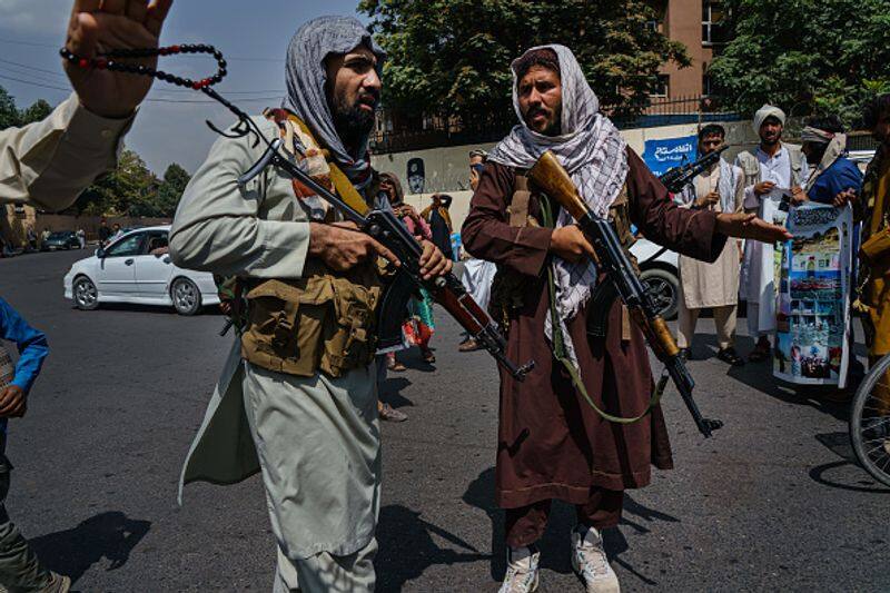 Afghan people who beat and drove away the Taliban dripping blood .. The resistance force was formed.