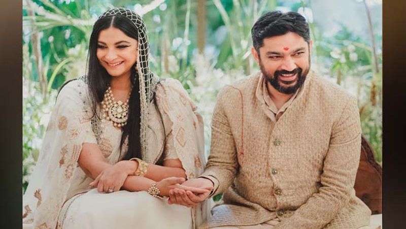 Rhea Kapoor and Karan Boolani reached Maldives for their honeymoon