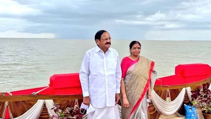 Vice President Venkaiah Naidu visit tungabhadra dam after HAL aircraft manufacturing facilities ckm Vice President Venkaiah Naidu visit tungabhadra dam after HAL aircraft manufacturing facilities ckm