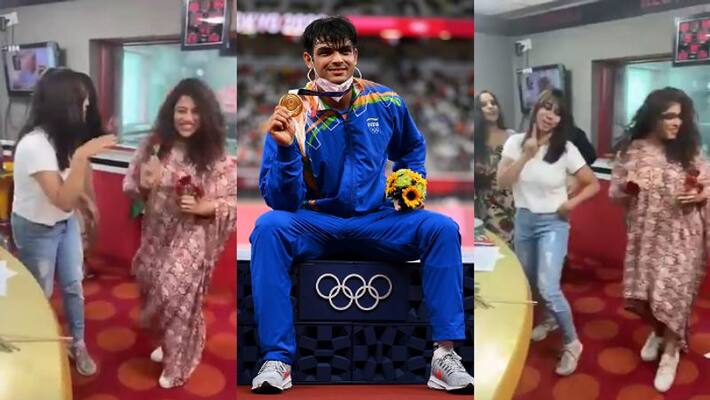 RJ Malishka Mendonsa create controversy after dances in front of Neeraj Chopra during a virtual interview spb RJ Malishka Mendonsa create controversy after dances in front of Neeraj Chopra during a virtual interview spb