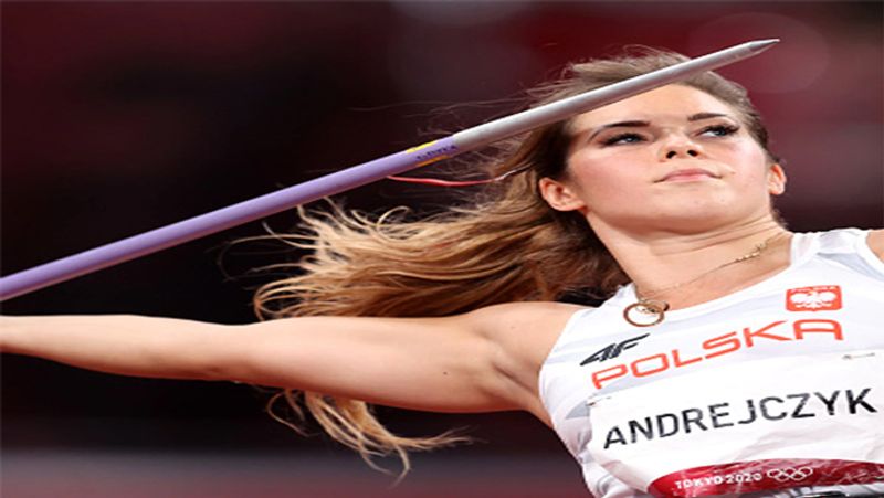 Polish athlete Maria Andrejczyk auctioned Tokyo 2020 Olympic medal for treatment of a child spb