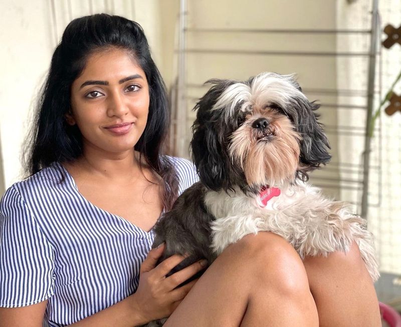 eesha rebba show her hot thunder thighs netizens mind block