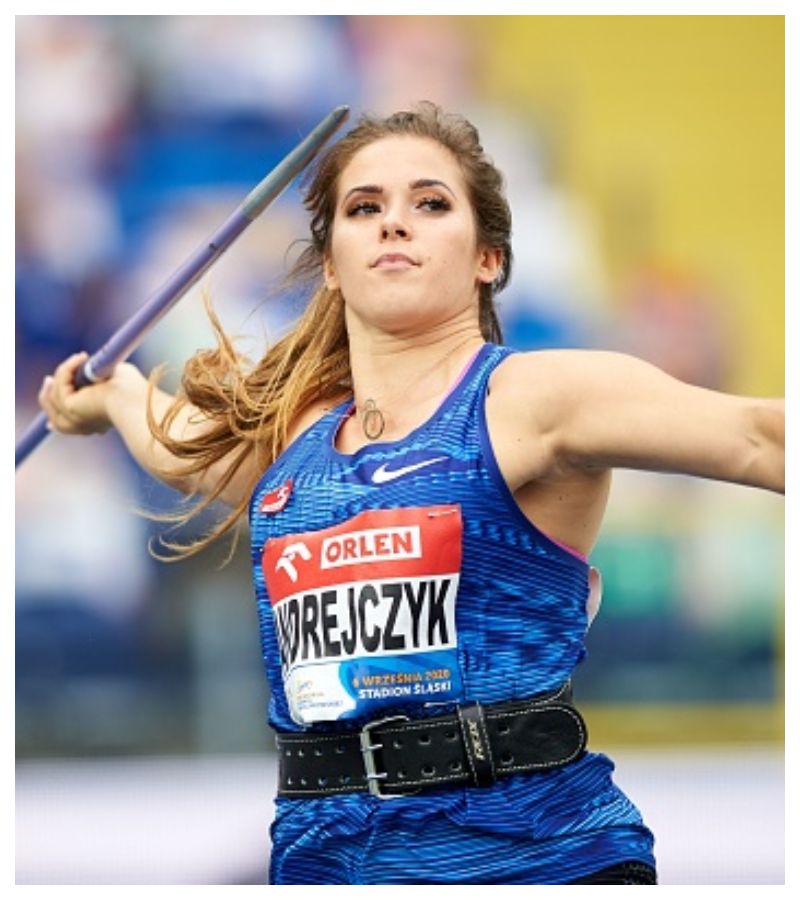 Polish athlete Maria Andrejczyk auctioned Tokyo 2020 Olympic medal for treatment of a child spb