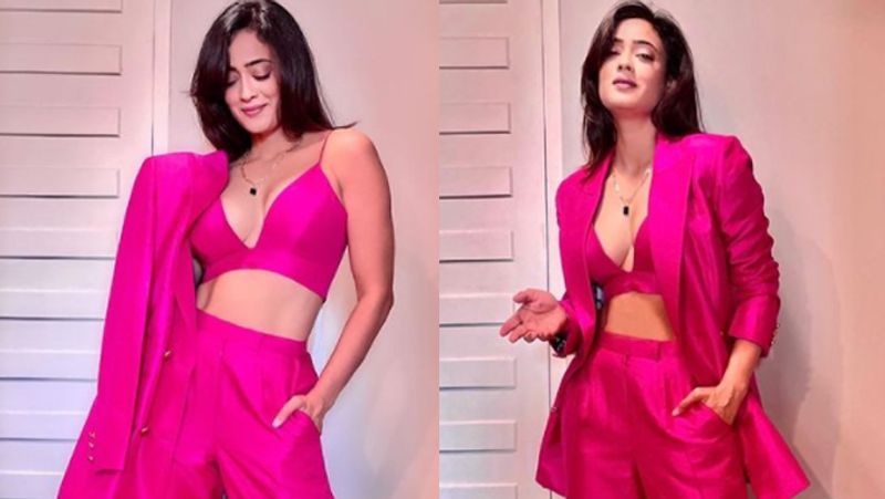 Shweta tiwari new photoshoot grab attention of fans bjc