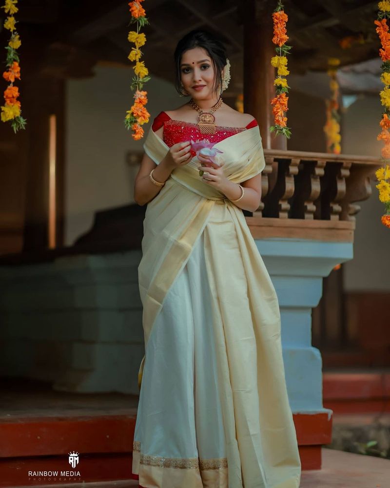 anikha onam special hot kerala saree photo gallery