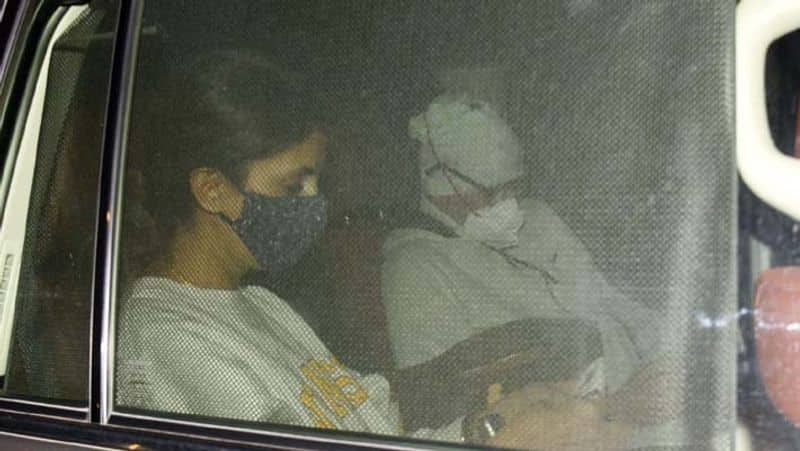 Bollywood Abhishek Bachchan hospitalized in Mumbai Lilavati hospital vcs