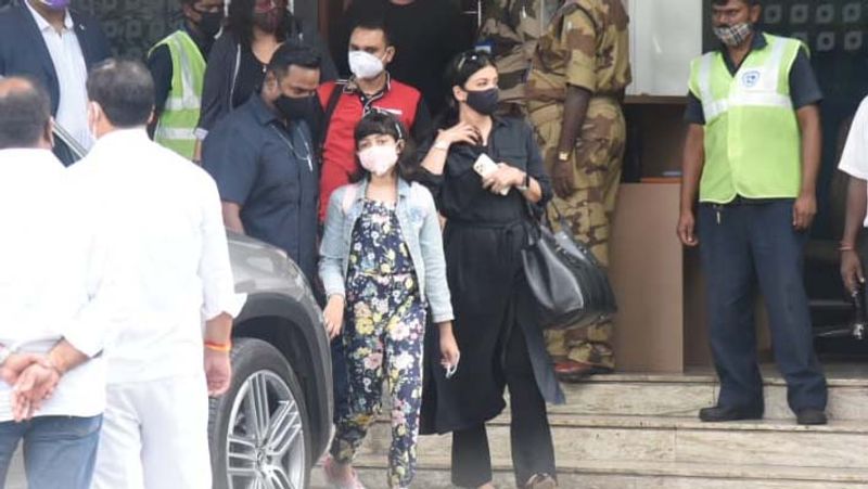 Aiahwariya Rai Bachchan leveas Shooting to see Abhishek Bachchan