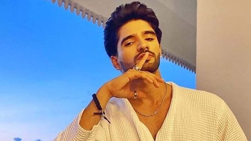 bigg boss ott suyyash rai calls Karan Johar a loser for talking to divya agarwal in wrong tone