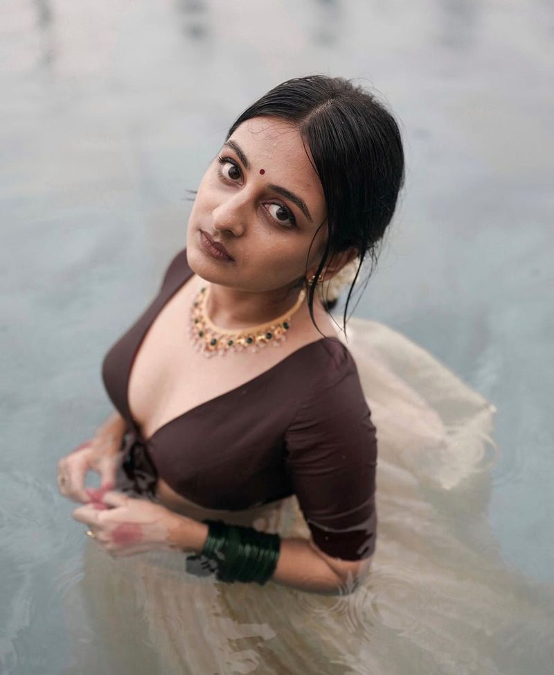 papanasam child artist latest hot photos