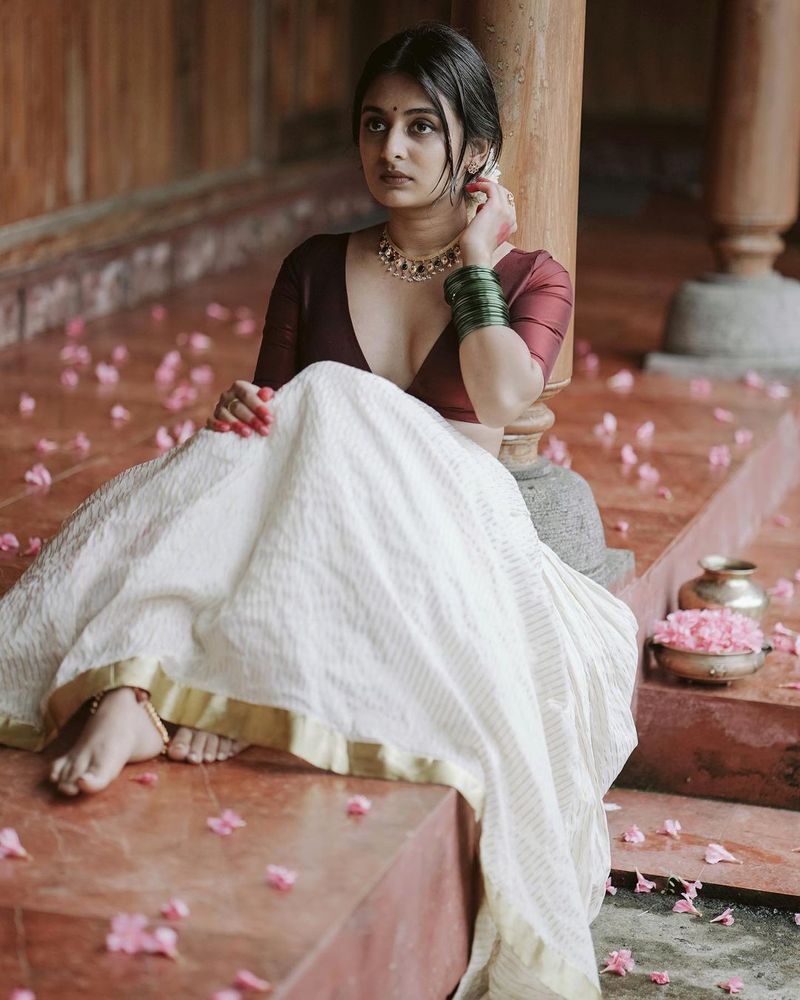 papanasam child artist latest hot photos
