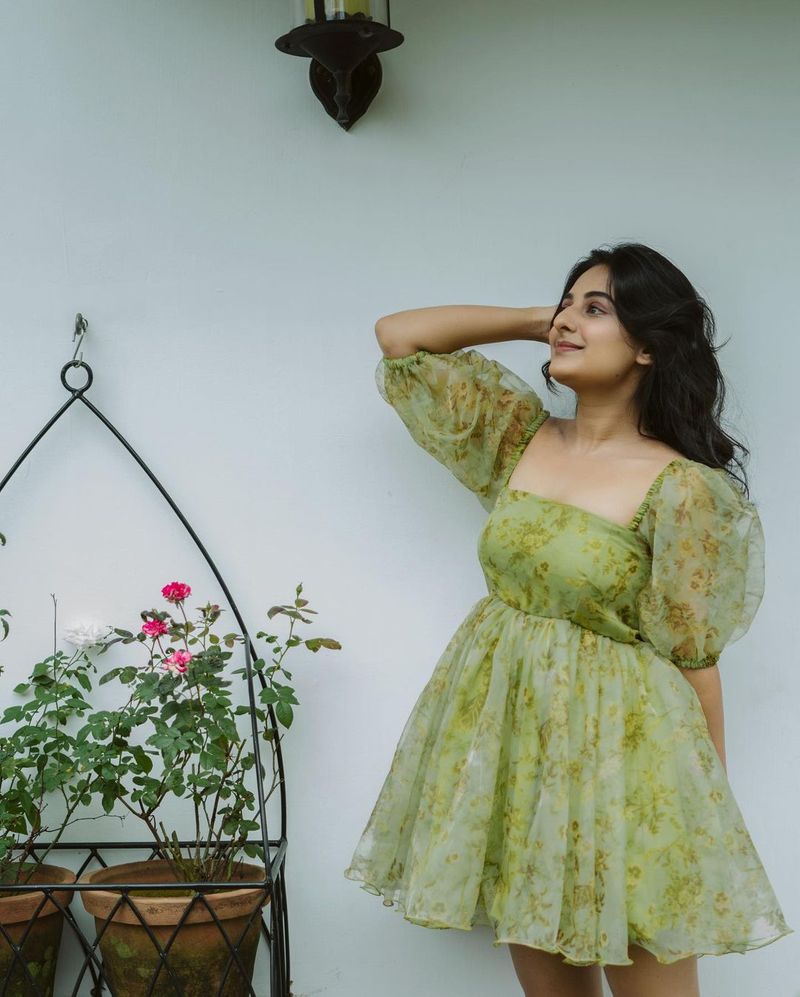 papanasam child artist latest hot photos