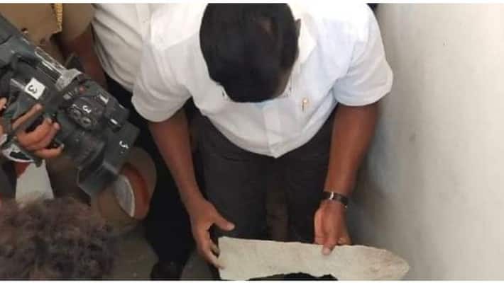 Leaking apartment.. Government of Tamil Nadu asking for Rs 1.5 lakh.. The request made by Thiruma after inspecting.! Leaking apartment.. Government of Tamil Nadu asking for Rs 1.5 lakh.. The request made by Thiruma after inspecting.!