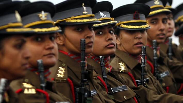 5 women Army officers get promoted to rank of Colonel pod 5 women Army officers get promoted to rank of Colonel pod