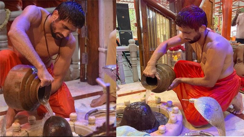 Olympic silver medalist Ravi Dahiya Doing Shiv abhishek after his win in tokyo olympics, see pictures